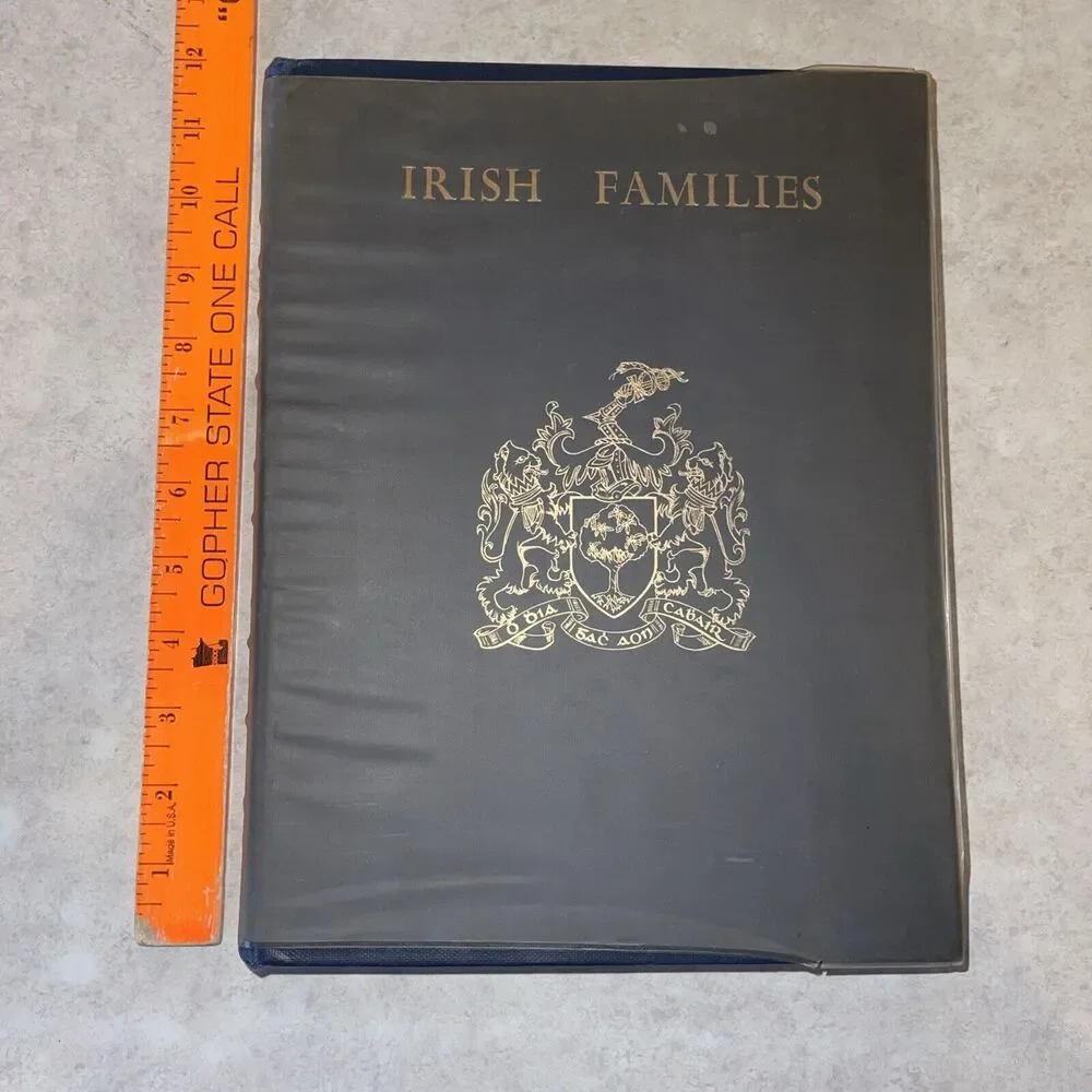 IRISH FAMILIES Book MACLYSAGHT NAMES ORIGINS ARMS ORIGINS GENEALOGY 1957 Vtg